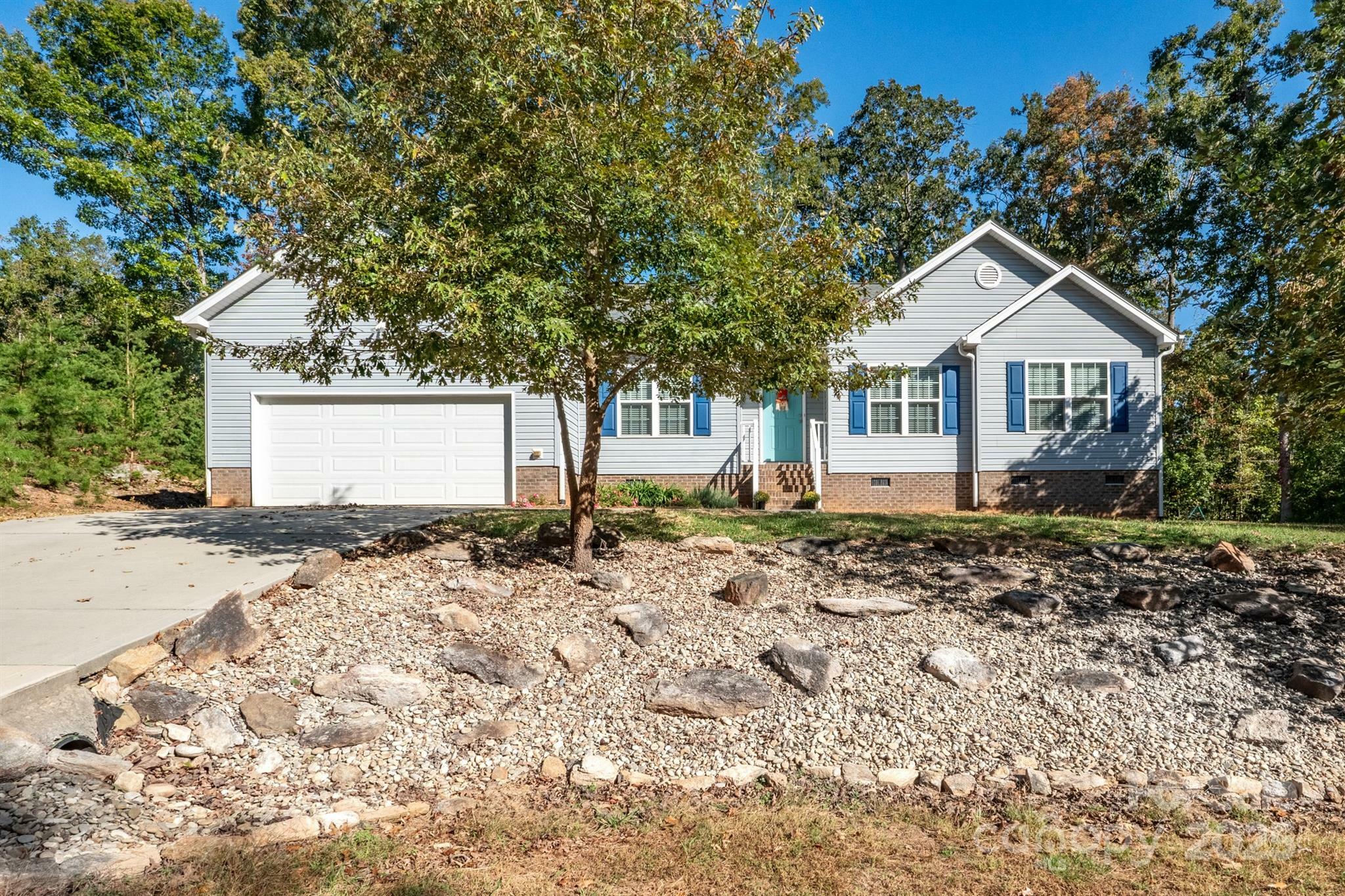 Property Photo: 5039 Penn Road NC 28080