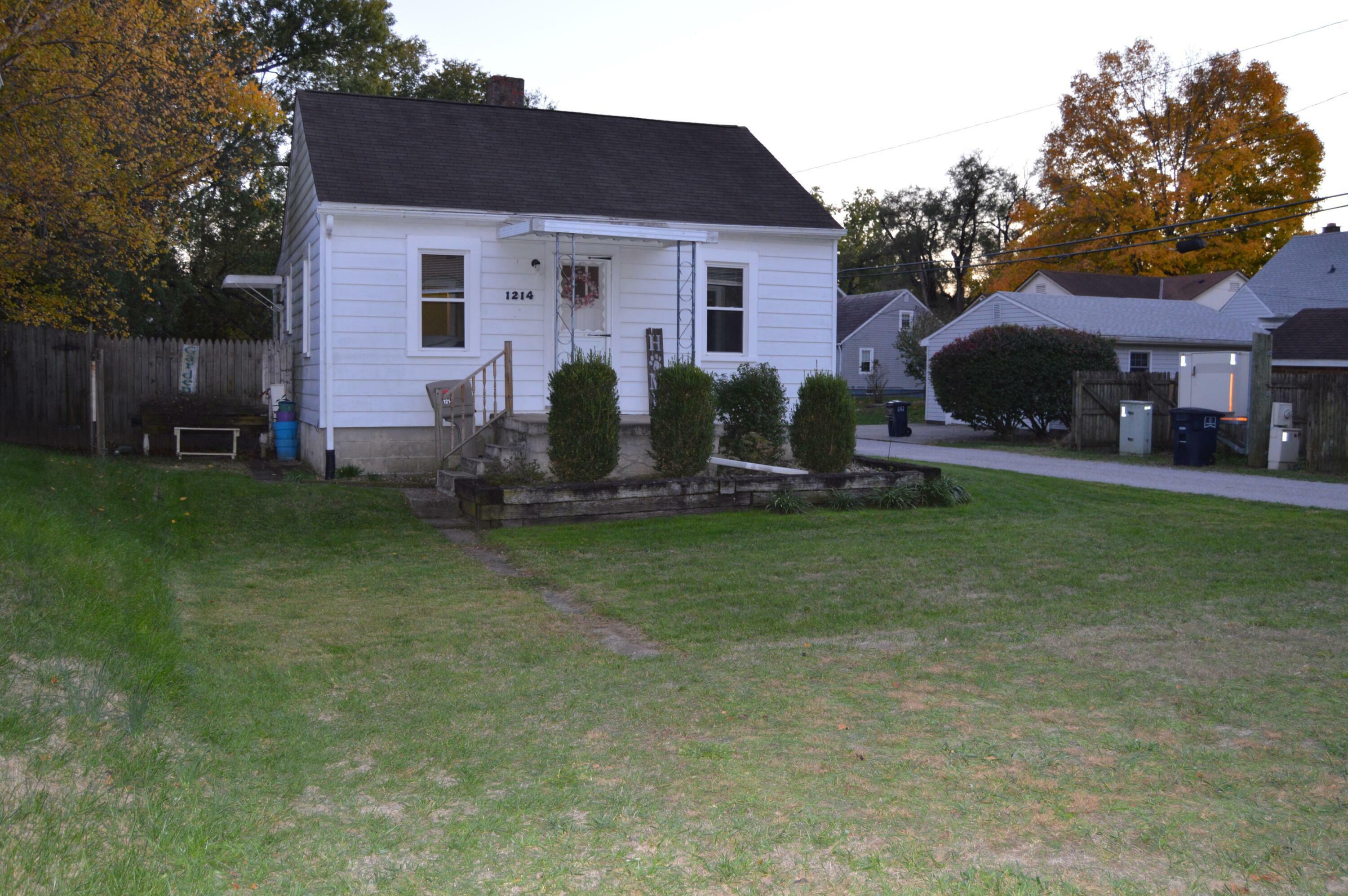 Property Photo:  1214 E Allen Street  OH 43130 