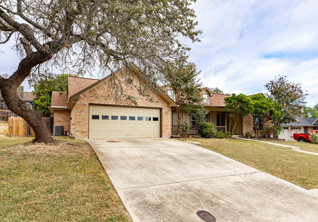 Property Photo:  610 Oak Valley Dr  TX 78028 