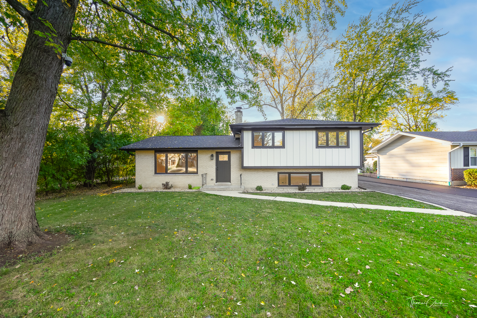 Property Photo:  424 N Wilmette Avenue  IL 60559 