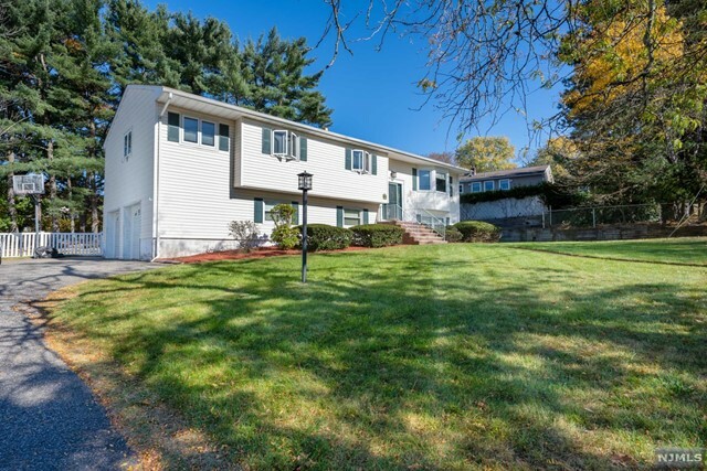 Property Photo:  11 Aberdeen Avenue  NJ 07470 