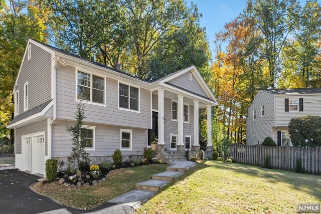 Property Photo:  14 Millbrook Court  NJ 07039 