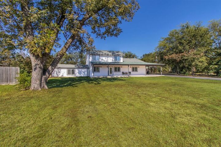 Property Photo: 497 E Pennsylvania Avenue TX 75790