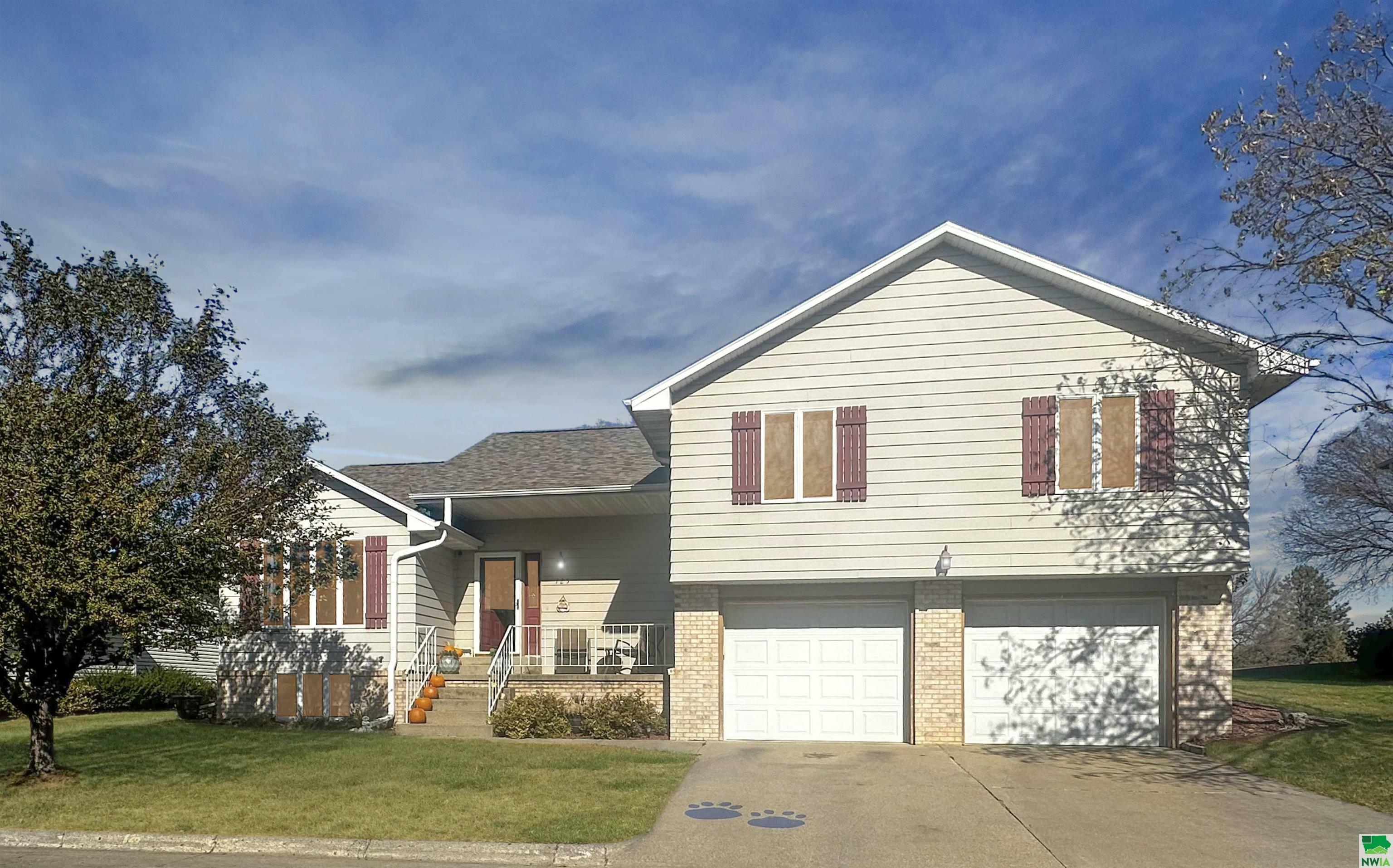 Property Photo:  725 Carol Dr  IA 51039 