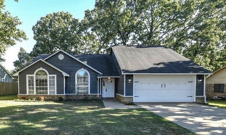 Property Photo:  1980 W Twin Springs Street  AR 72761 