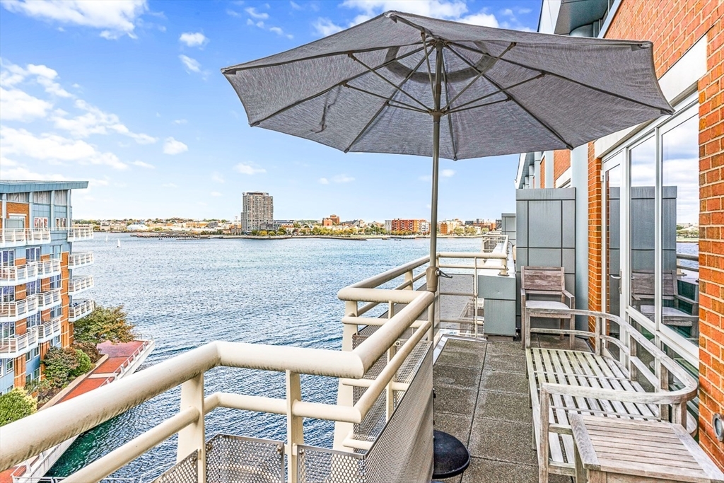 Property Photo:  4 Battery Wharf 4604  MA 02109 