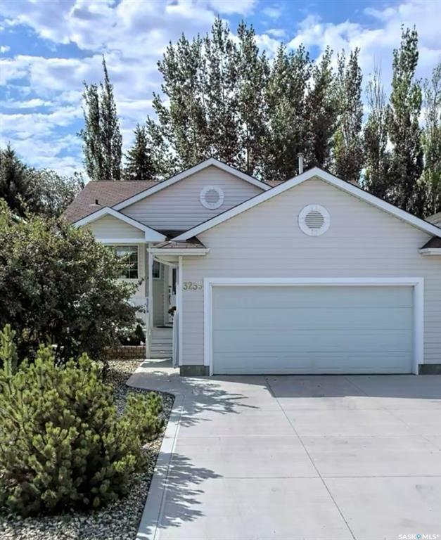 Property Photo:  3235 37th Street W  SK S7L 7G3 