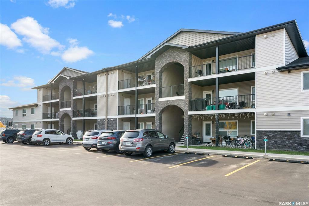 Property Photo:  125 Willis Crescent 335  SK S7T 0T1 