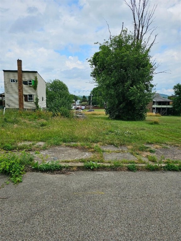 Property Photo:  326 1/2 Erie Street  PA 15001 