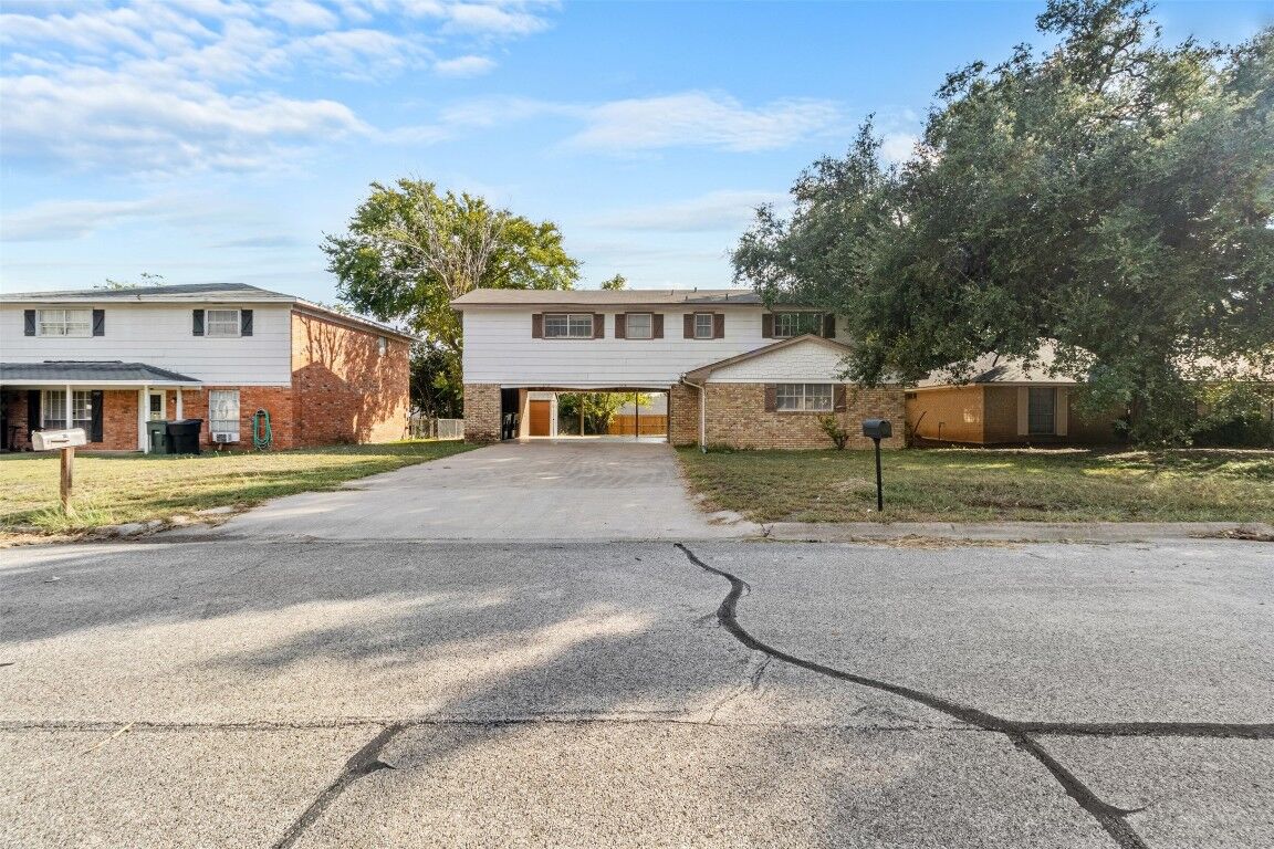 Property Photo:  3713 Ivanhoe Drive  TX 76502 