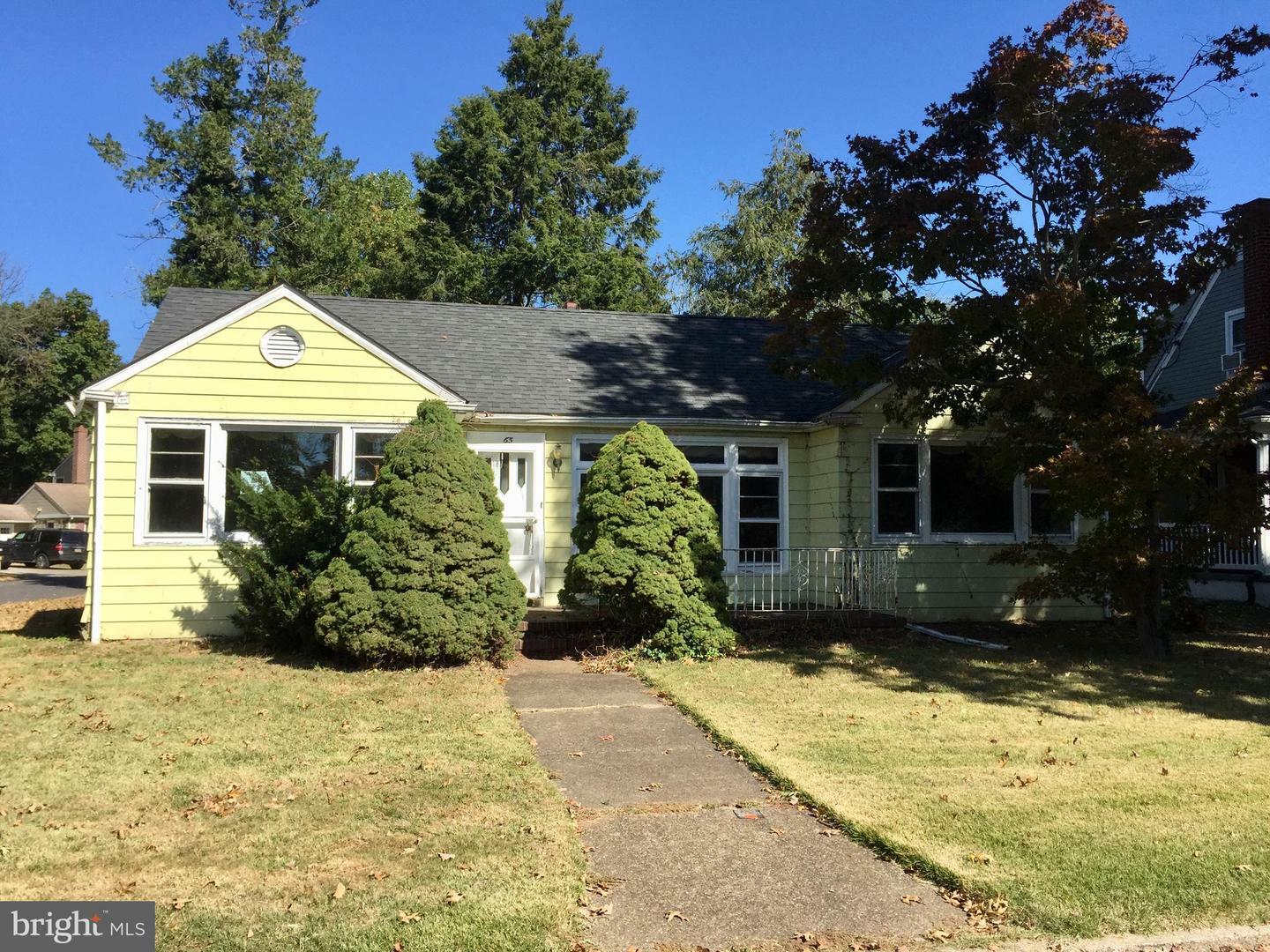 Property Photo:  65 Poplar Avenue  PA 19007 