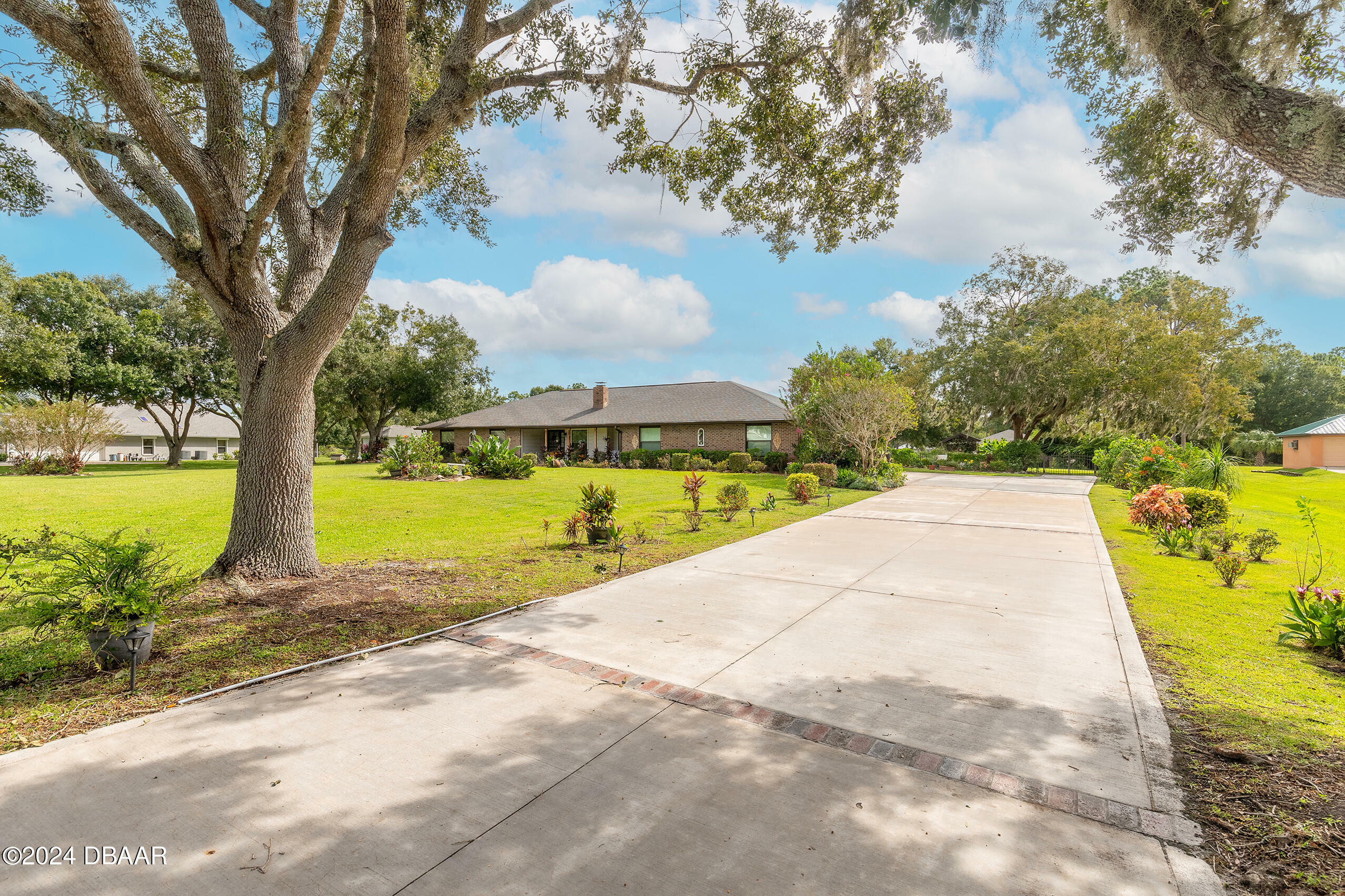 Property Photo:  155 Lakeside Drive W  FL 32128 