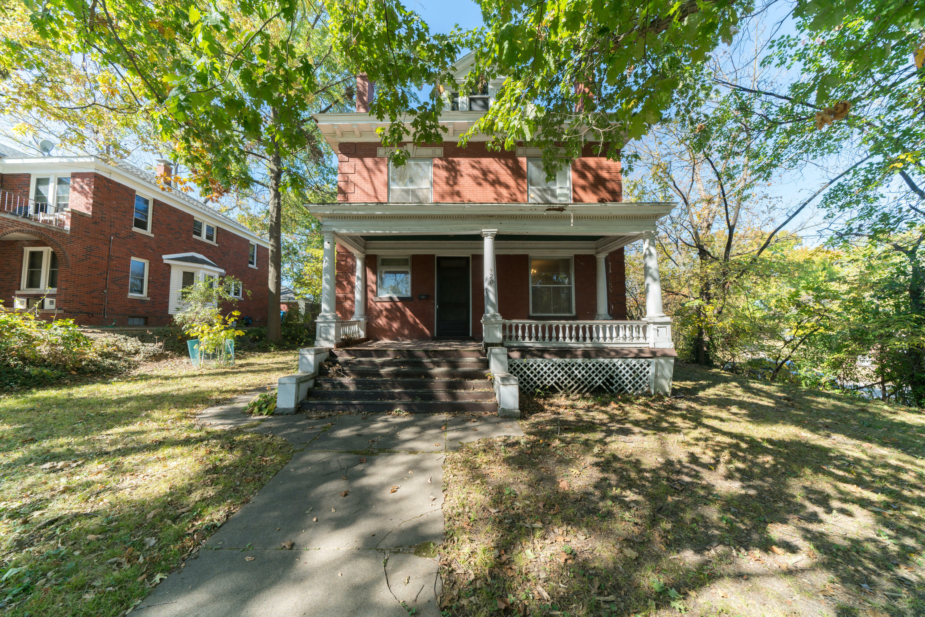 Property Photo:  920 Jefferson Street  MO 65101 