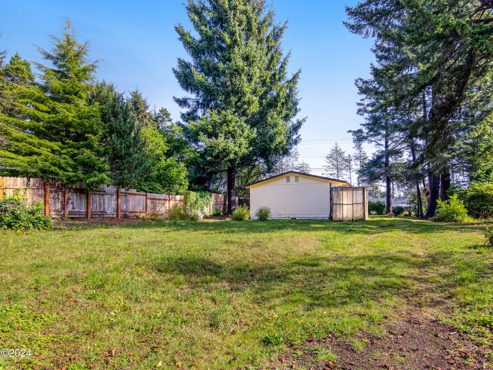 Property Photo: 7502 S Coast Highway OR 97366