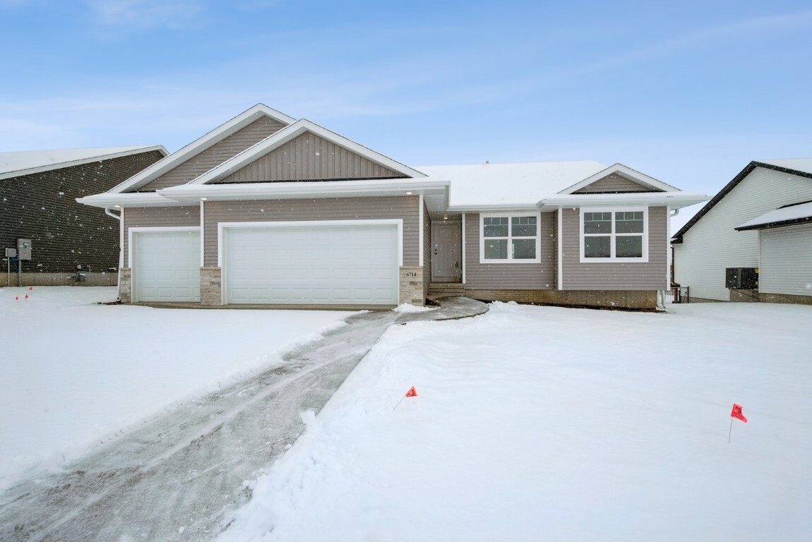 Property Photo:  6714 Artesa Bell Drive SW  IA 52404 