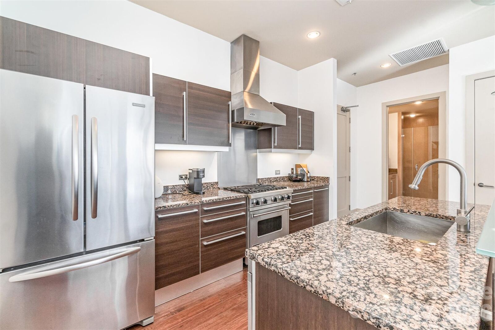 Property Photo:  1100 Metropolitan Avenue 305  NC 28204 