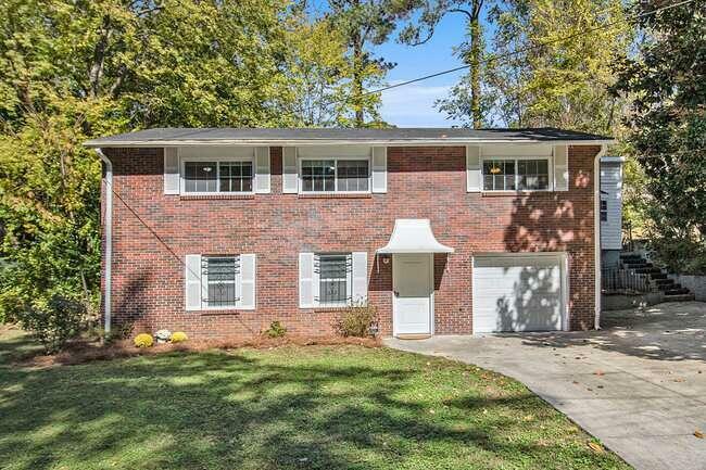 Property Photo:  2911 Allegro Drive  GA 30318 