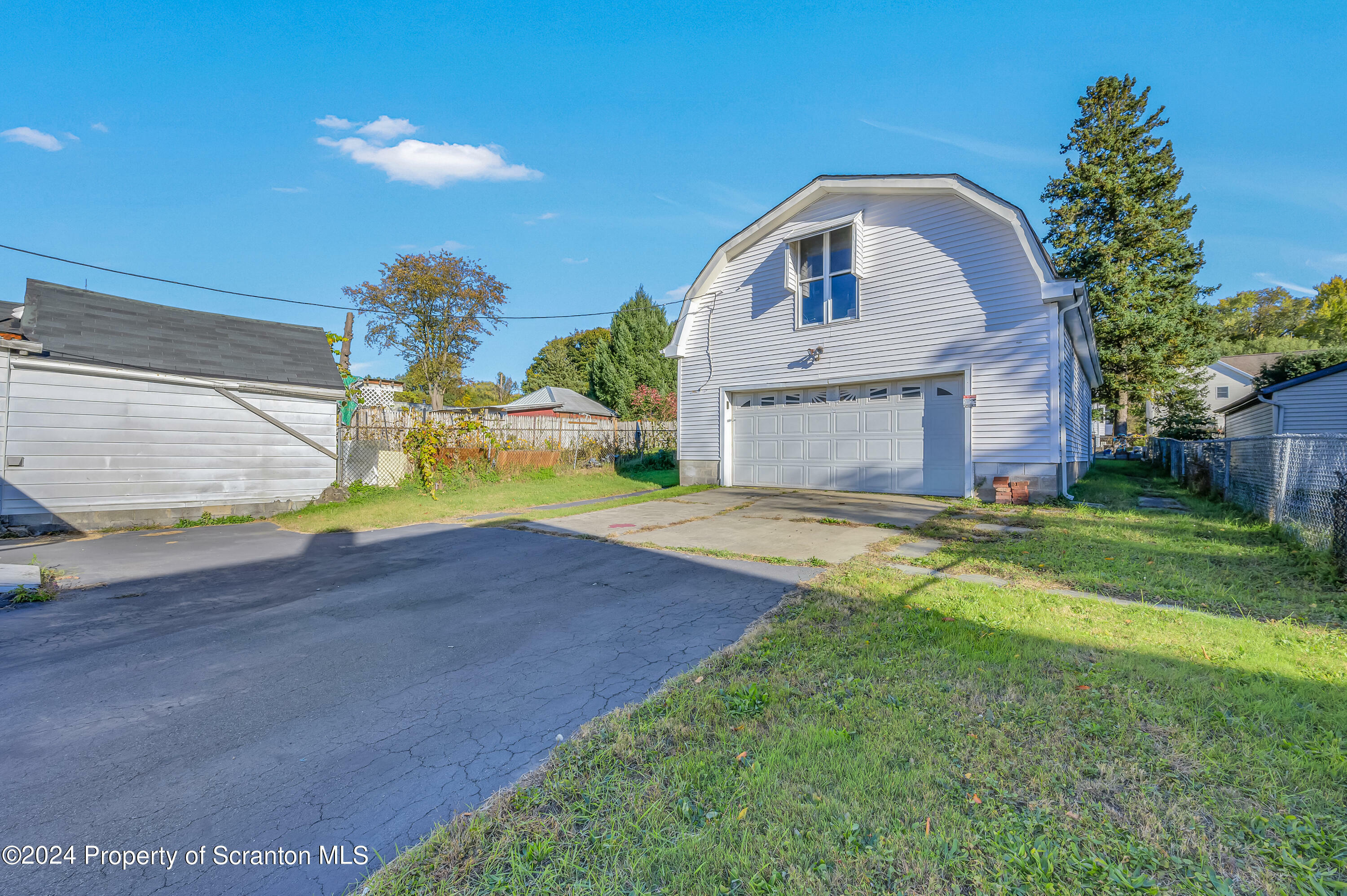 Property Photo:  313 S Sherman Avenue  PA 18504 