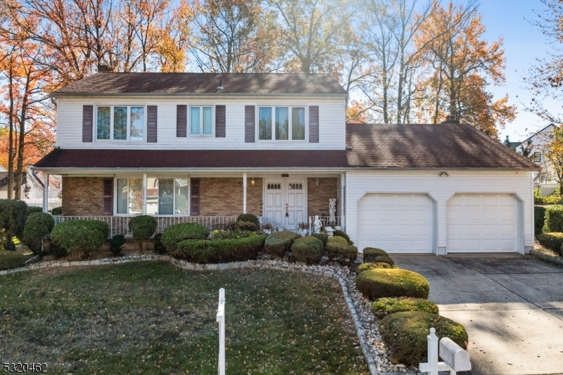 Property Photo:  40 Stratford Cir  NJ 08820 