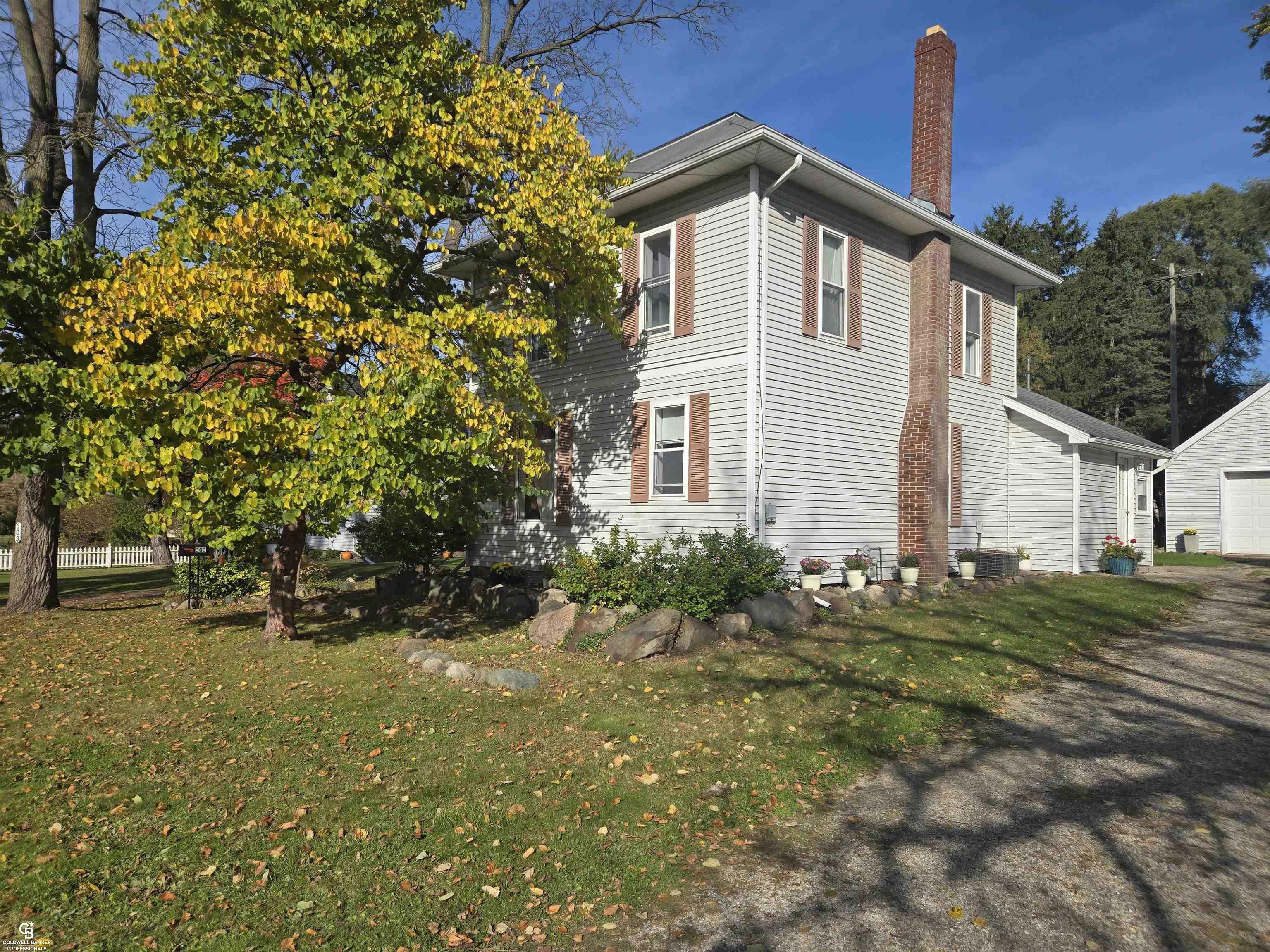 Property Photo:  303 North Street  MI 48097 