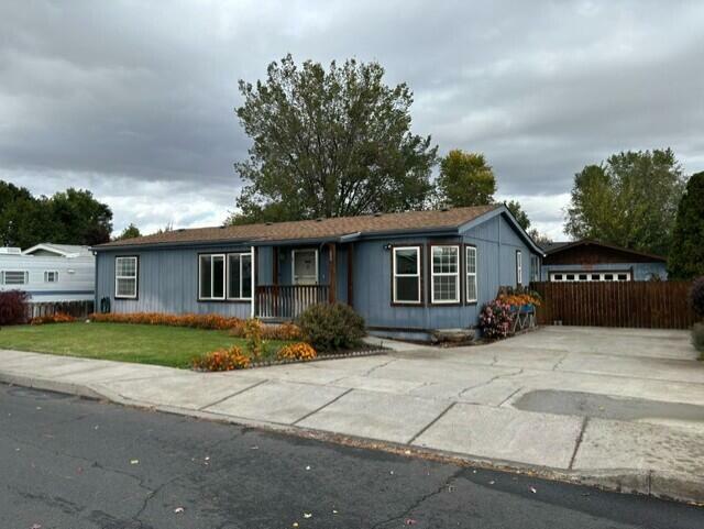 Property Photo:  1729 NW Fir Avenue  OR 97756 