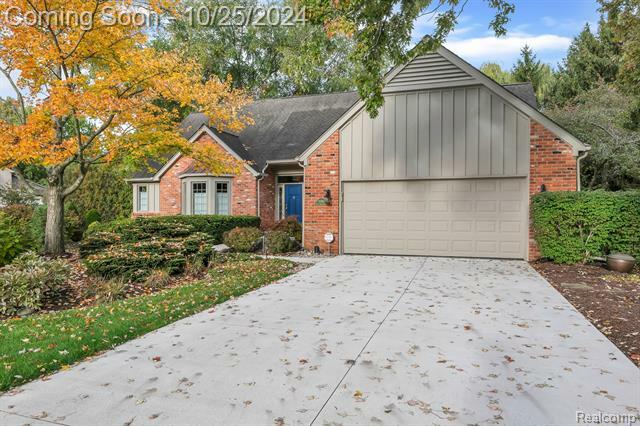 Property Photo:  3080 Park Forest Drive  MI 48324 