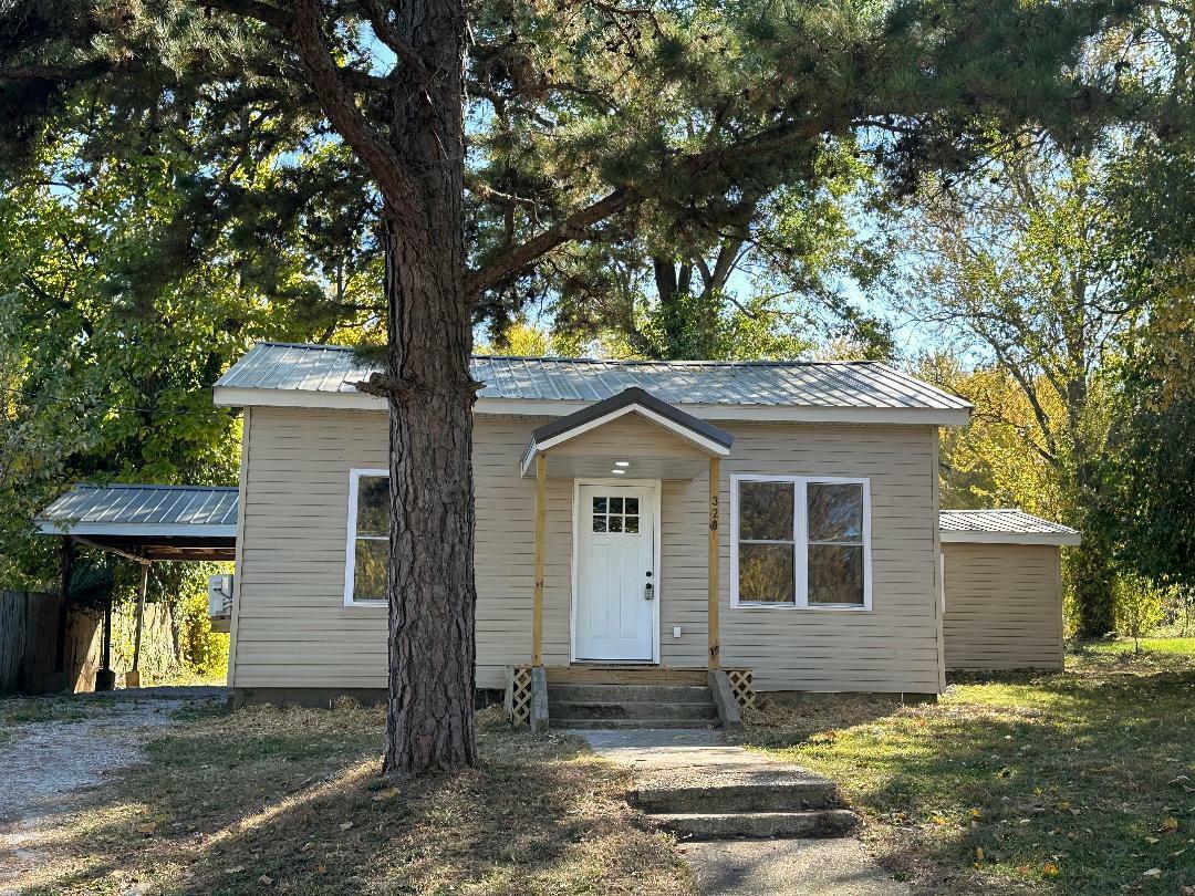 320 W North Street  Mountain Grove MO 65711 photo
