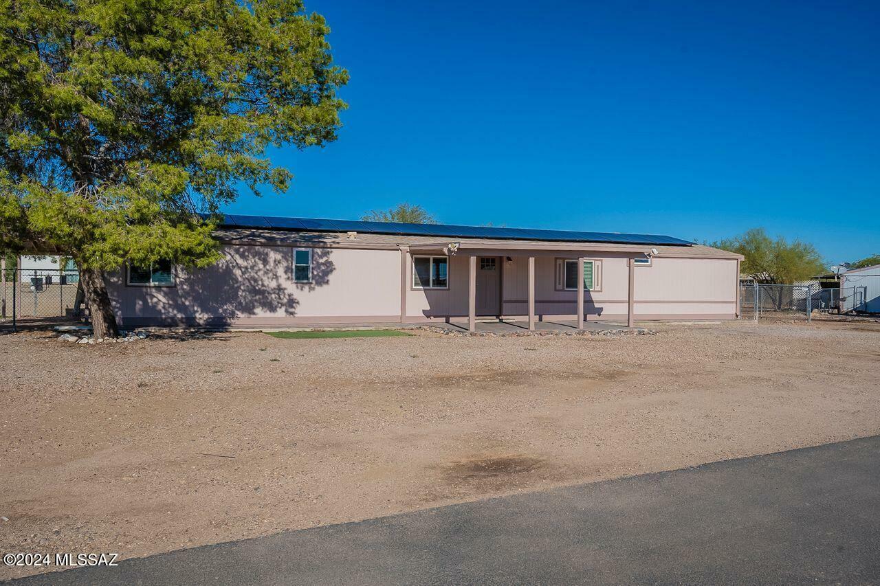 Property Photo:  13448 N Warfield Circle  AZ 85658 