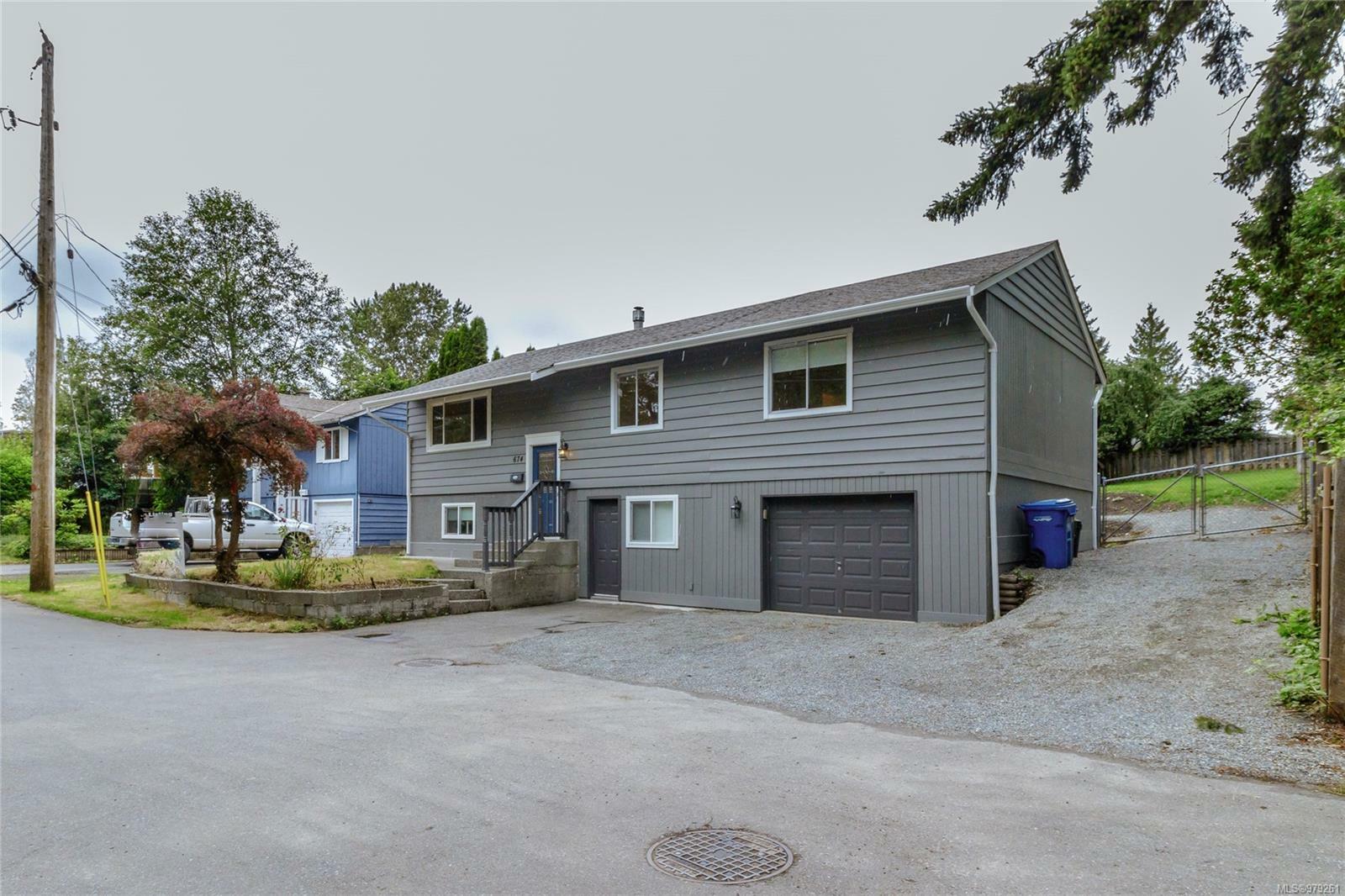 674 Beaconsfield Rd  Nanaimo BC V9R 1X2 photo