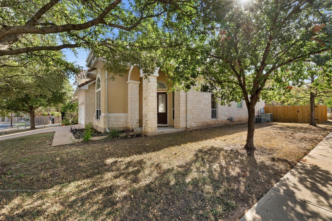 Property Photo:  15529 Interlachen Drive  TX 78717 