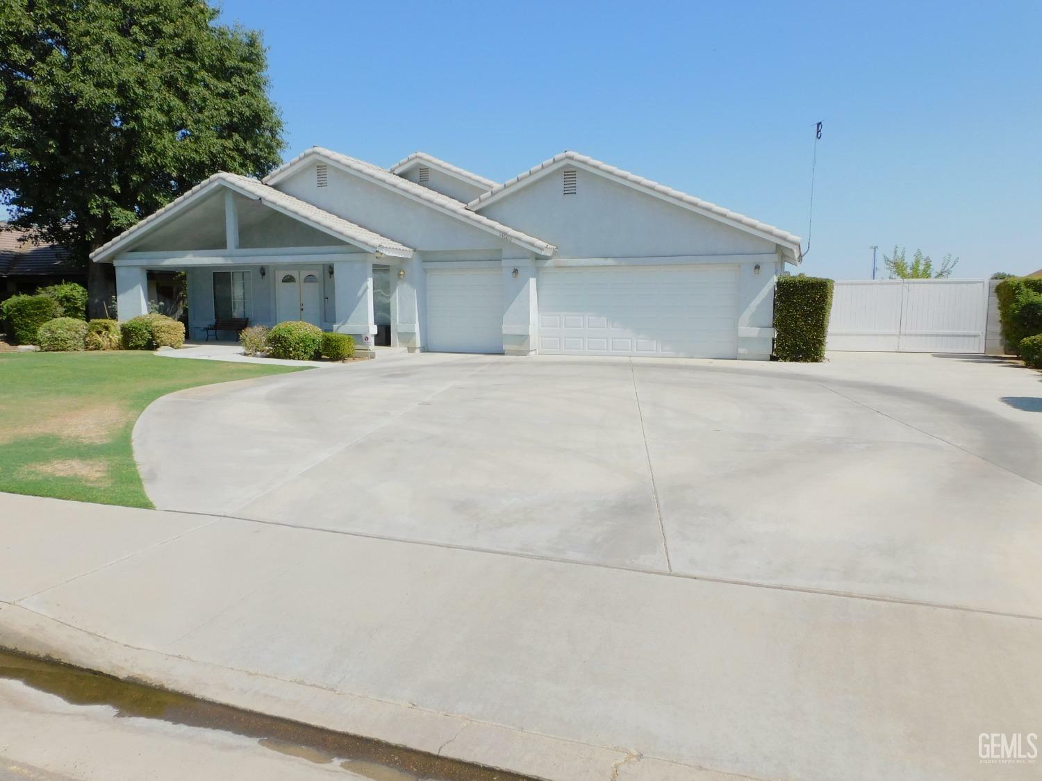 Property Photo:  14000 Westdale Drive  CA 93314 