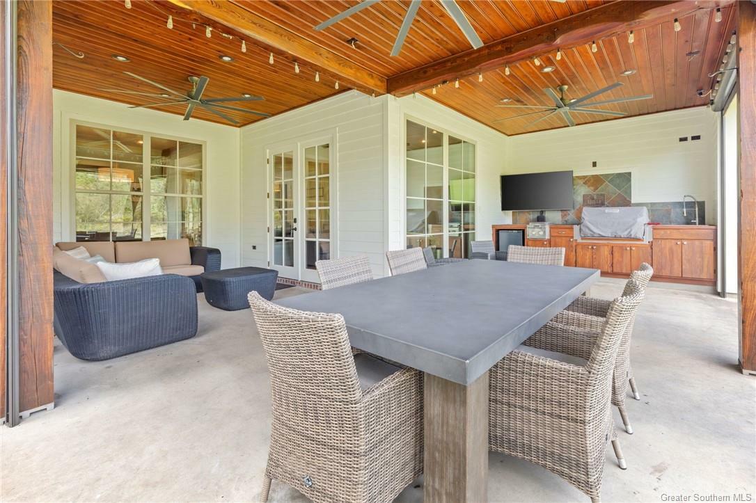 Property Photo: 4050 Sawgrass Way LA 70605