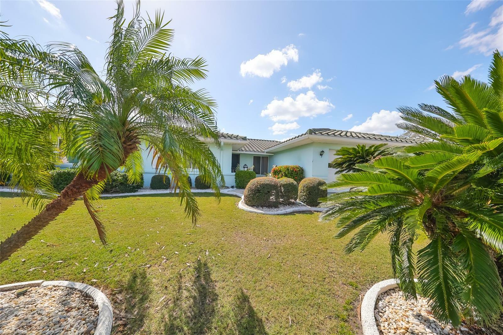 Property Photo:  1630 Woodmar Drive  FL 33573 