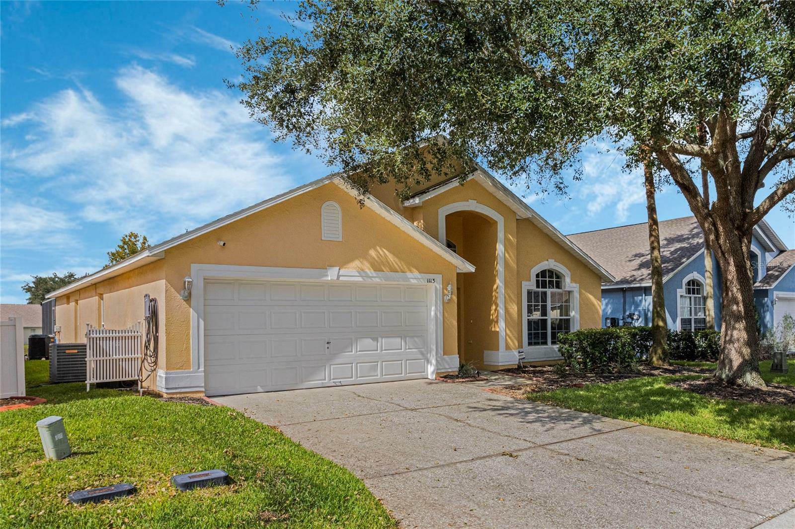 Property Photo:  1113 Casterton Circle  FL 33897 