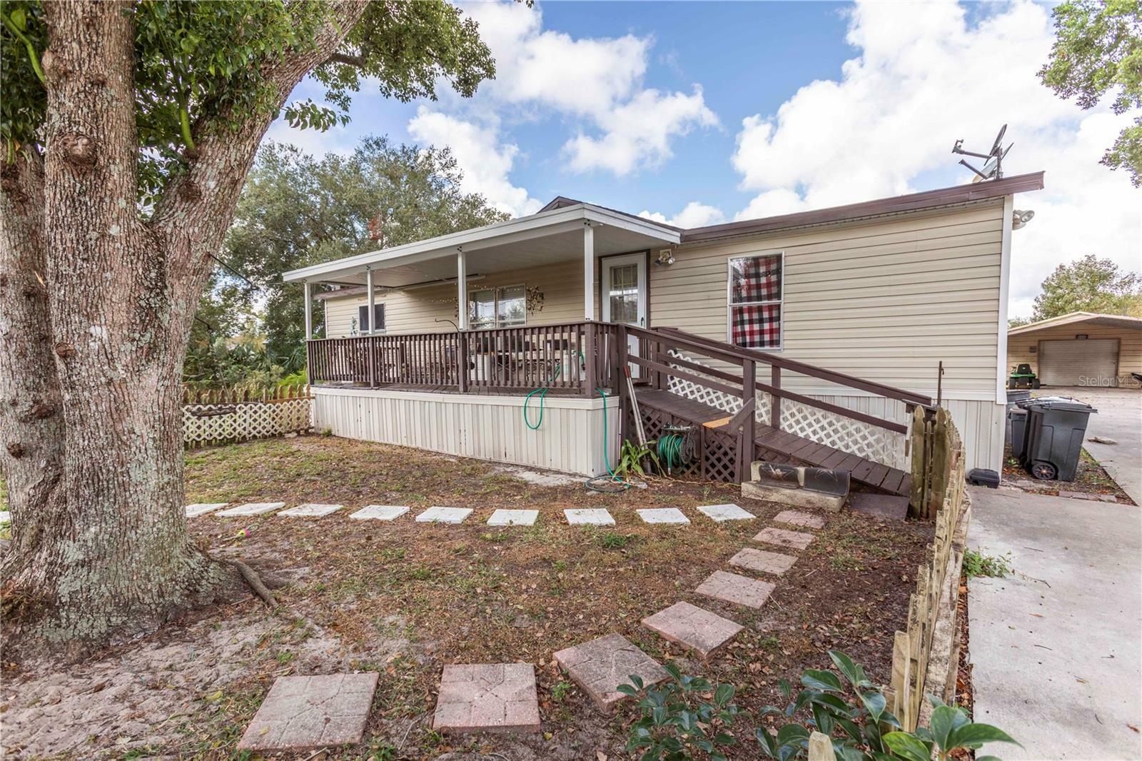 Property Photo:  13117 Lake Karl Drive  FL 34669 