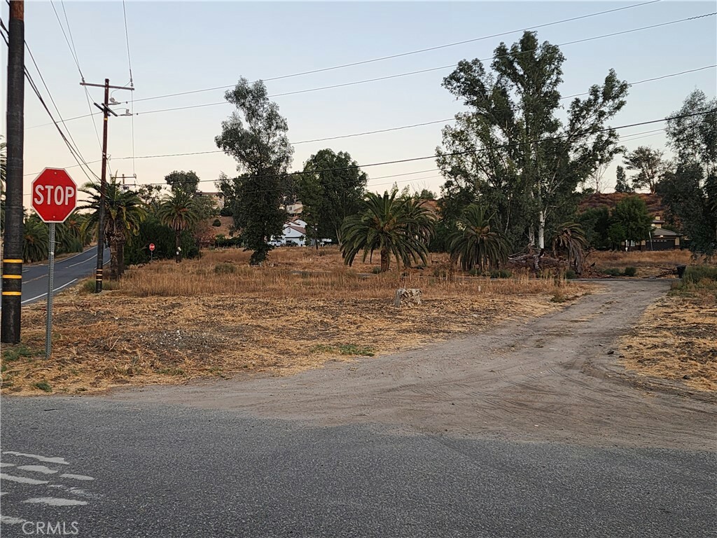 Property Photo: 1 De Brask Avenue CA 92530