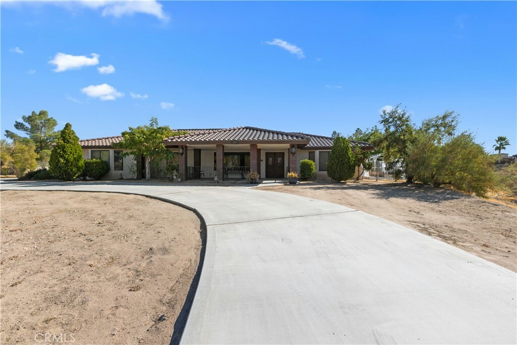 Property Photo:  15901 Acoma Road  CA 92307 