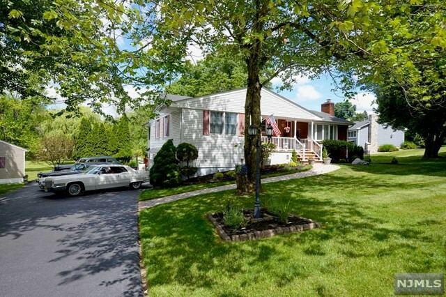 Property Photo:  705 Squaw Brook Road  NJ 07508 