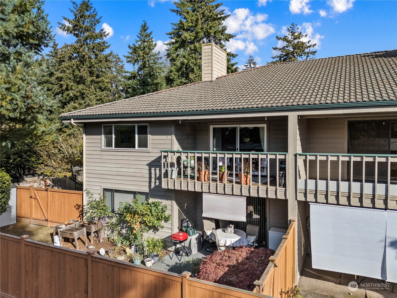 Property Photo:  1311 N Highlands Parkway 1  WA 98406 