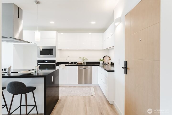 Property Photo:  1025  Granary Avenue 308  WA 98225 