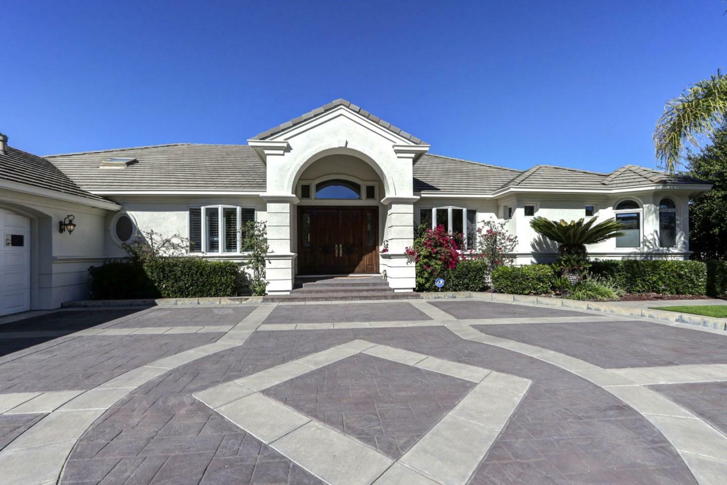 Property Photo:  5728 Country Club Parkway  CA 95138 