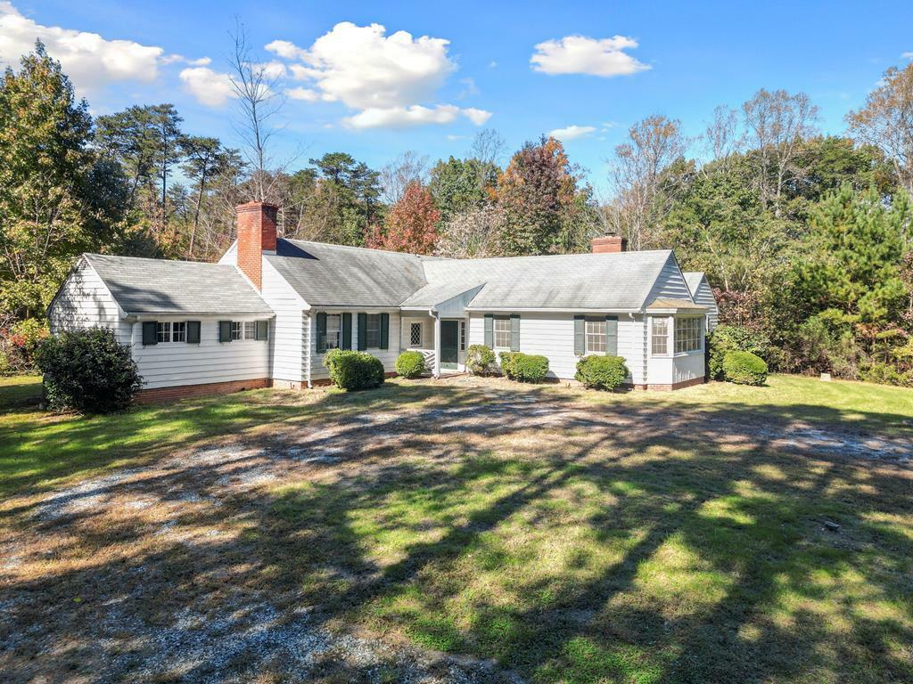 Property Photo:  2101 Peery Drive  VA 23901 