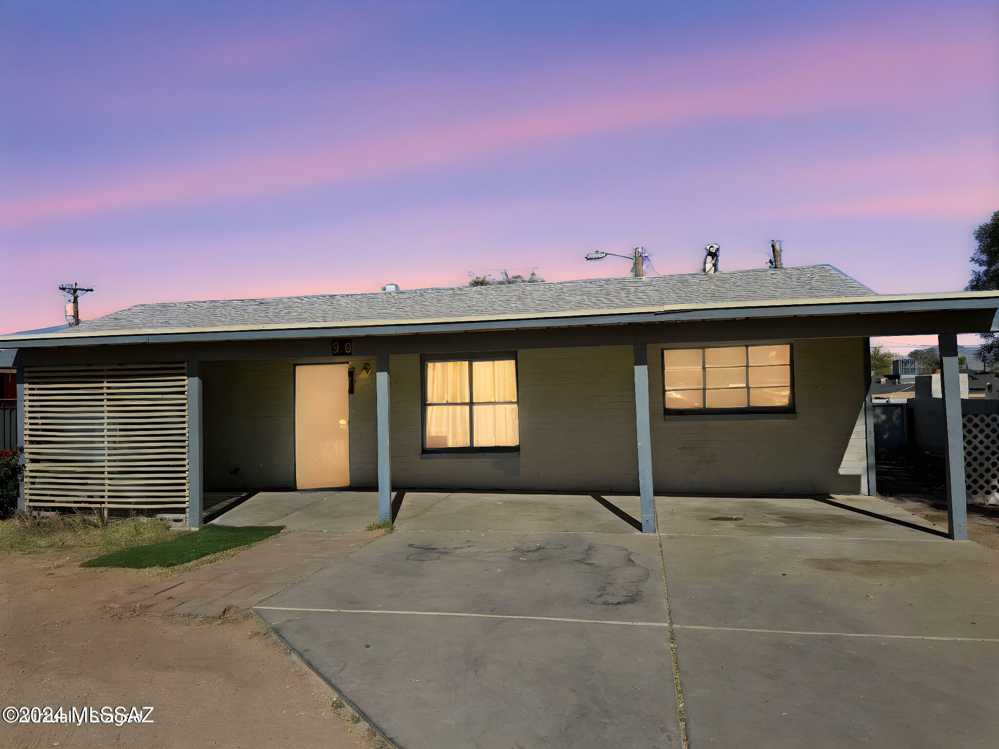 Property Photo:  926 W Calle Aragon  AZ 85706 