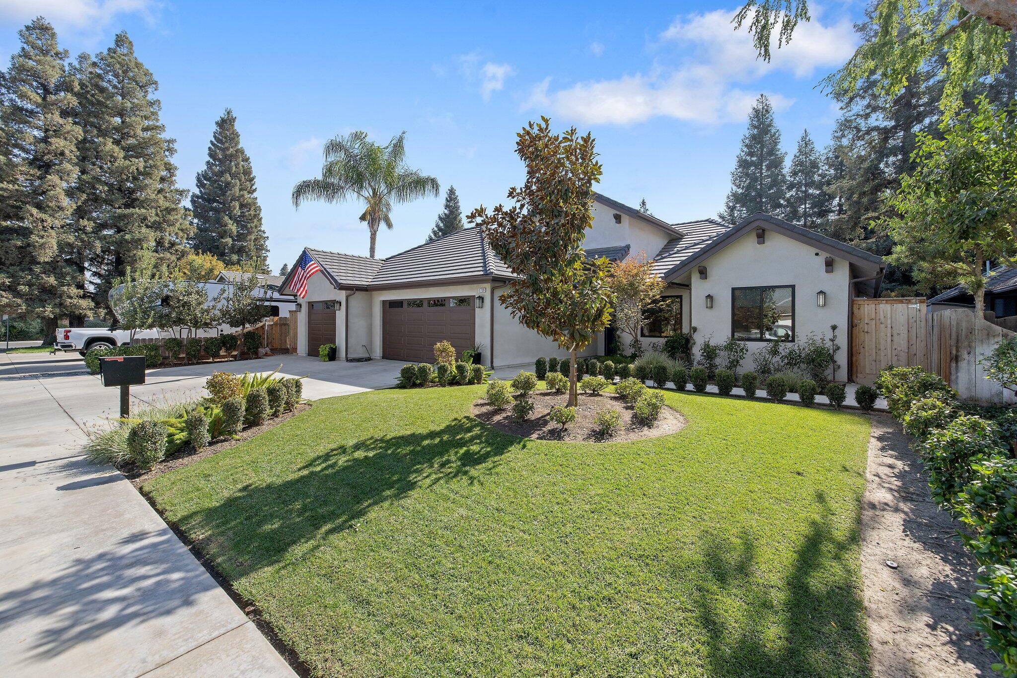 Property Photo:  1739 E Howard Court  CA 93292 