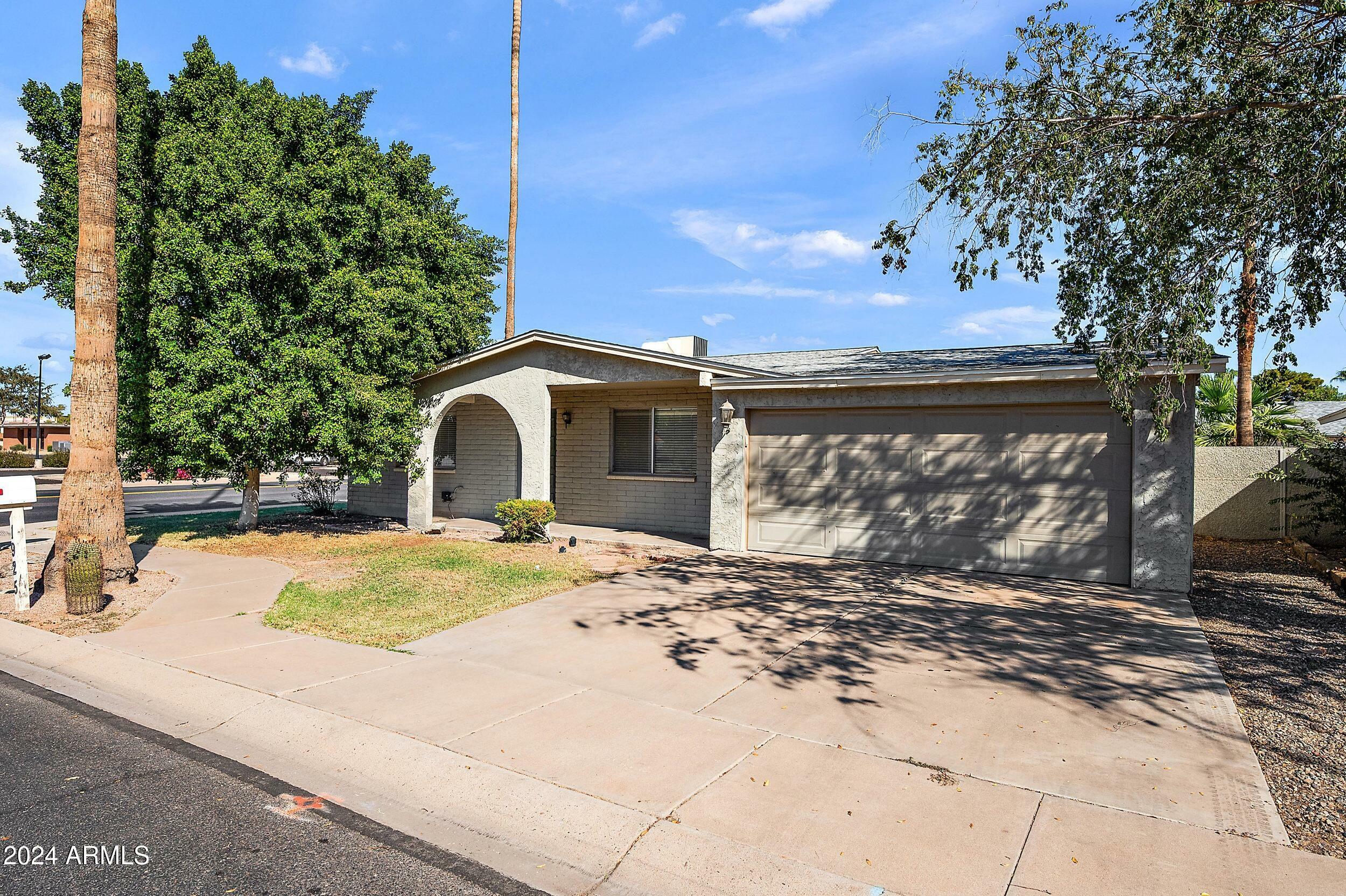 Property Photo:  1925 S Alta Vista Circle  AZ 85202 