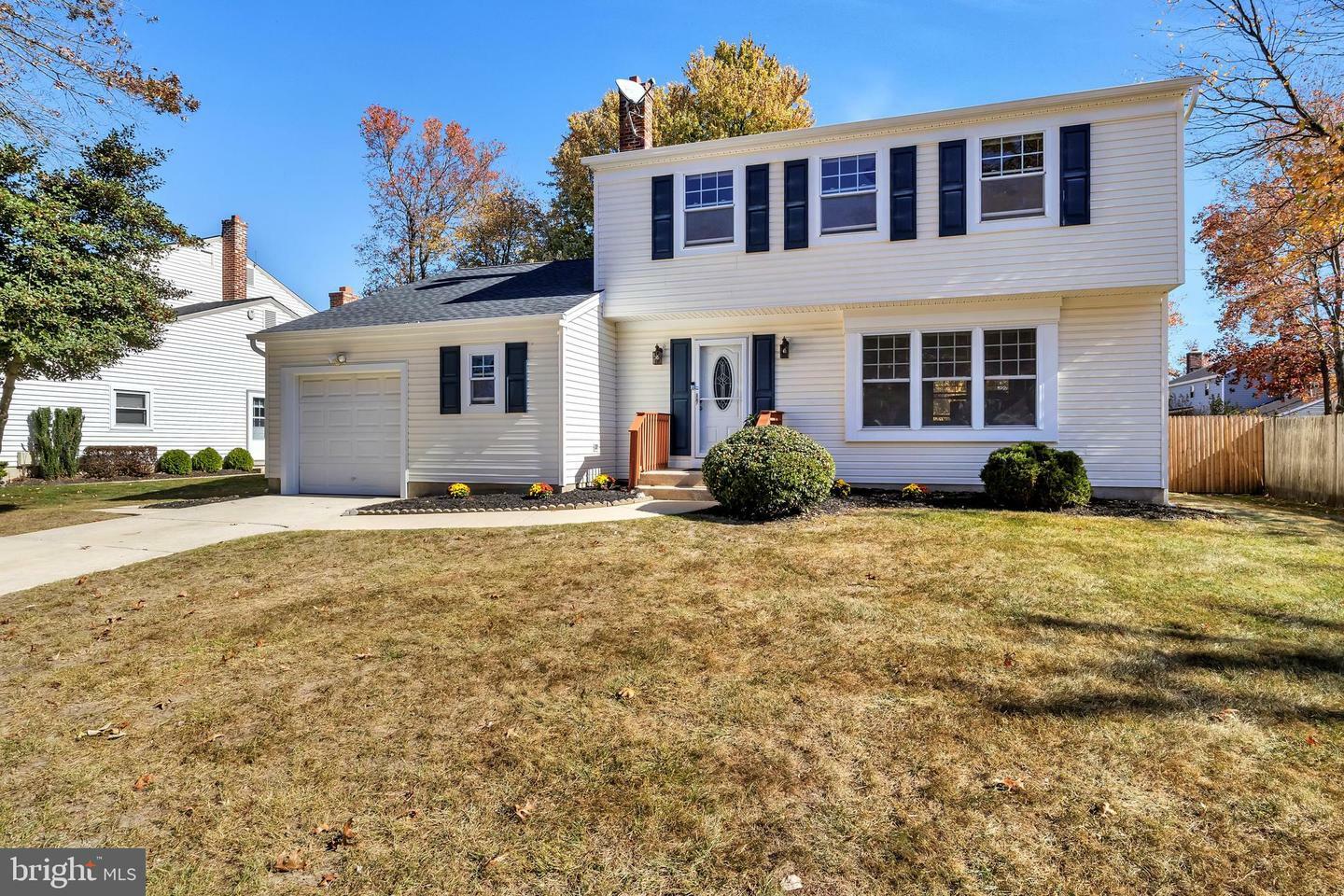 Property Photo:  17 Willow Ridge Road  NJ 08053 