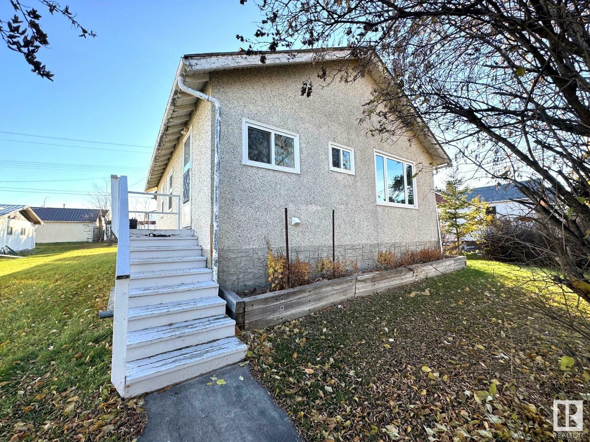 Property Photo:  4807 48 Avenue  AB T0E 0T0 