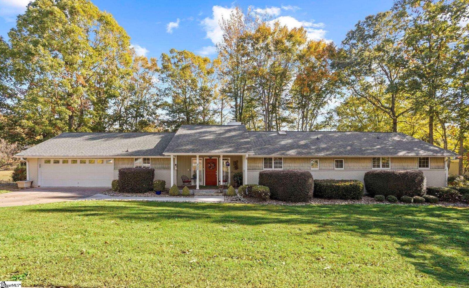Property Photo:  202 Pebble Creek Drive  SC 29687-6424 