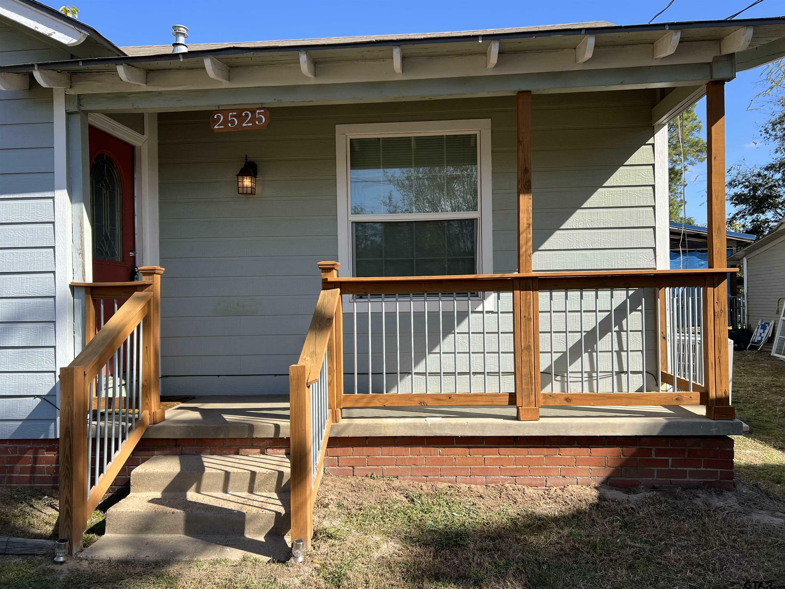 Property Photo: 2525 W Van St TX 75702