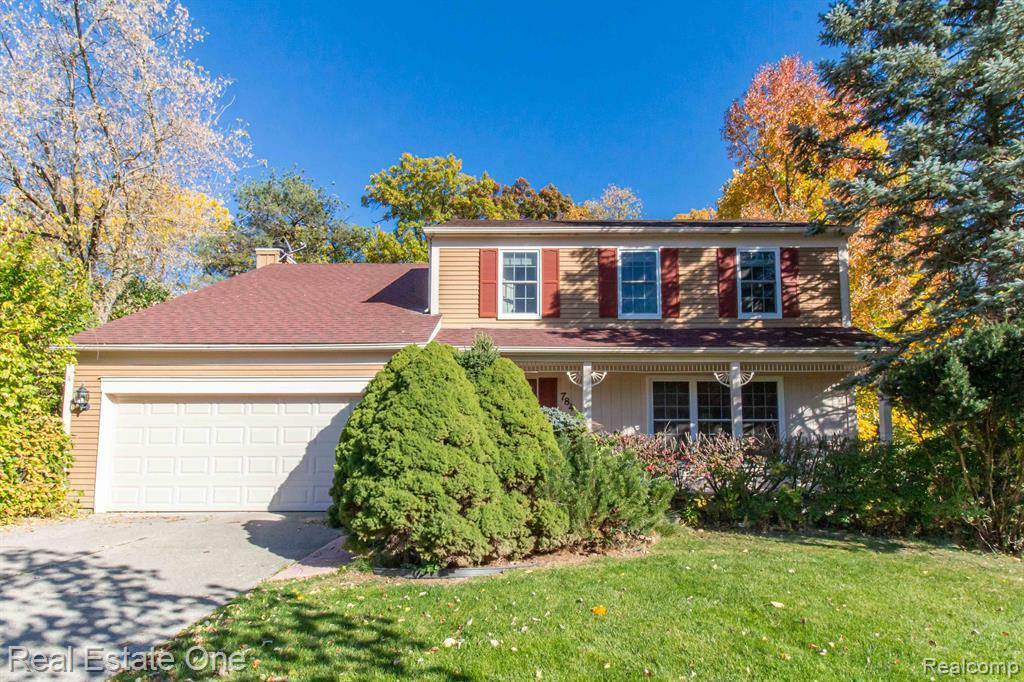Property Photo: 784 Whitney Drive MI 48307 2873